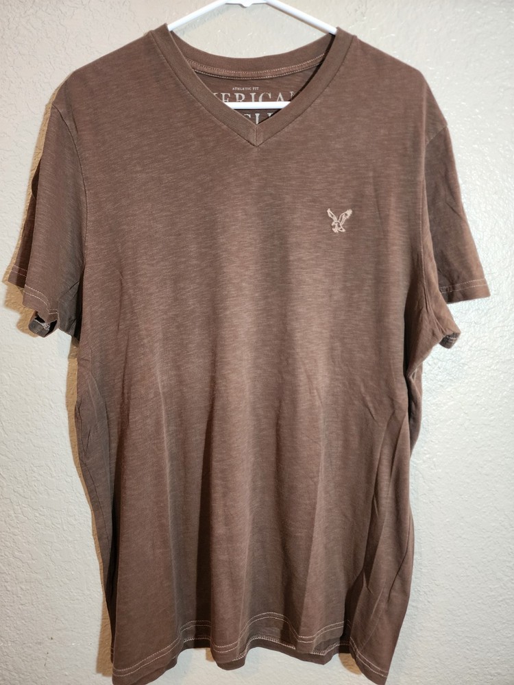 American Eagle Outfitters T-Shirt Men’s Size Large, Brown, Athletic Fit, V-Neck