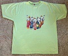 Vintage Fruit of the Loom XL Unisex Tee ~ Kittens on the Line in Socks Stockings