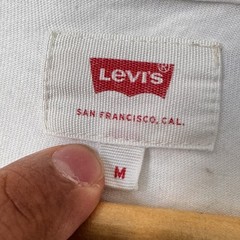 Levis White Pocket T Shirt Medium With Front Pocket 2453