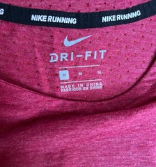 Men’s Nike Running Dri Fit Standard Fit S/S Athletic T-Shirt Medium M – Maroon