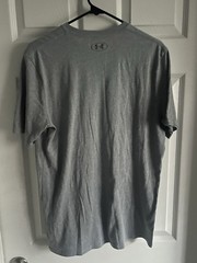 Under Armour Gray Logo Graphic Tee Men’s M Loose Fit Short Sleeve Crew Neck