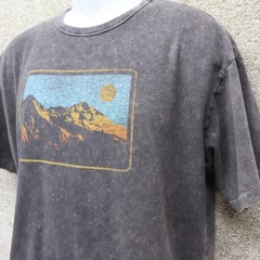 Old Navy Mens Large Graphic T Shirt Gray Mountain Cut Off Hem (see photo for fla