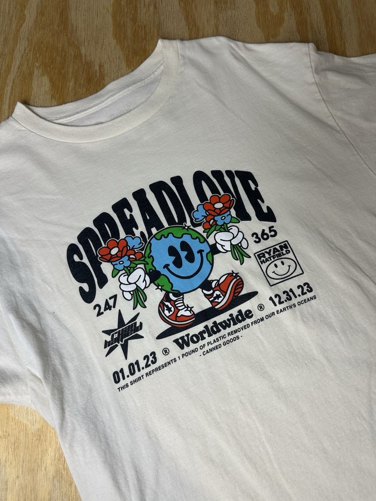 Spread love Earth Day Graphic T Shirt Size L Canned Goods