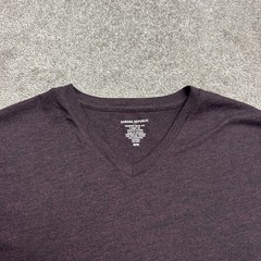 Banana Republic Premium Wash Basic V-Neck T-Shirt Mens Medium Dark Purple Tee
