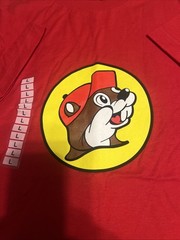 Red Buc-ee’s Gas Station Beaver Texas Gift Novelty Shirt Size Large NEW