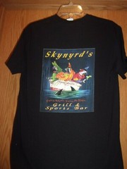 ST GEORGE South Carolina SKYNYRD’S GRILL n SPORTSBAR black M t shirt