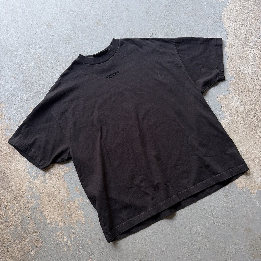 Fear of God Essentials Jet Black Oversized Logo T – Shirt – size medium