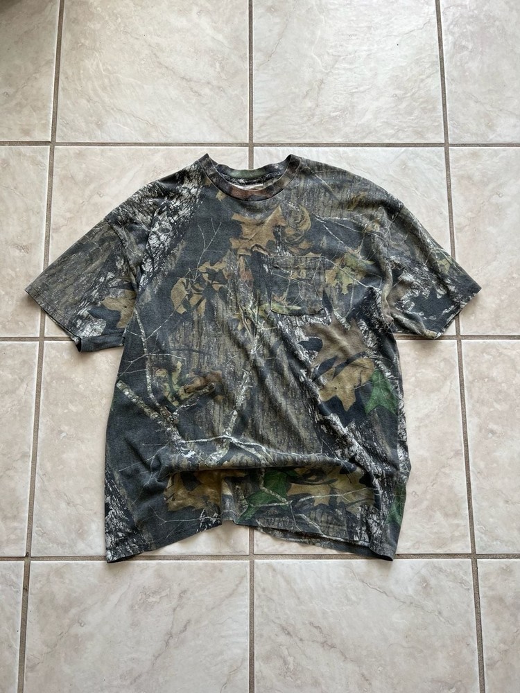 Vintage 90s Jerzees Outdoors Realtree All-Over Print Camo Pocket T-Shirt