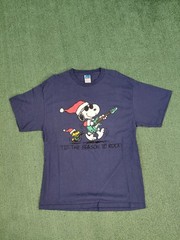 VINTAGE 90’s Peanuts Tis The Season To Rock! Snoopy T Shirt Size Large