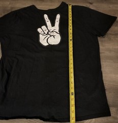 Nike Men PEACE SIGN Size XXL Black & White Tshirt P2p 22” Shoulder To Waist 28”