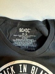 AC/DC – Men’s Medium T-Shirt Back In Black World Tour 1980-1981 Graphic Tee NWT