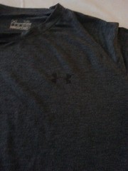 UNDER ARMOUR MENS XL GRAY LOOSE HEATGEAR TSHIRT POLYESTER ELASTANE