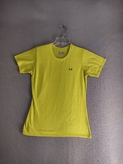 Under Armour Mens Shirt Small Yellow Semi Fitted Heat Gear Solid Logo Pullover