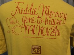Vintage Freddie Mercury Queen t shirt S rare yellow concert