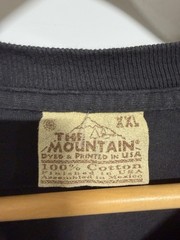 Vintage 90s THE MOUNTAIN SKULL & CROSSBONES PIRATE T-Shirt 2xL