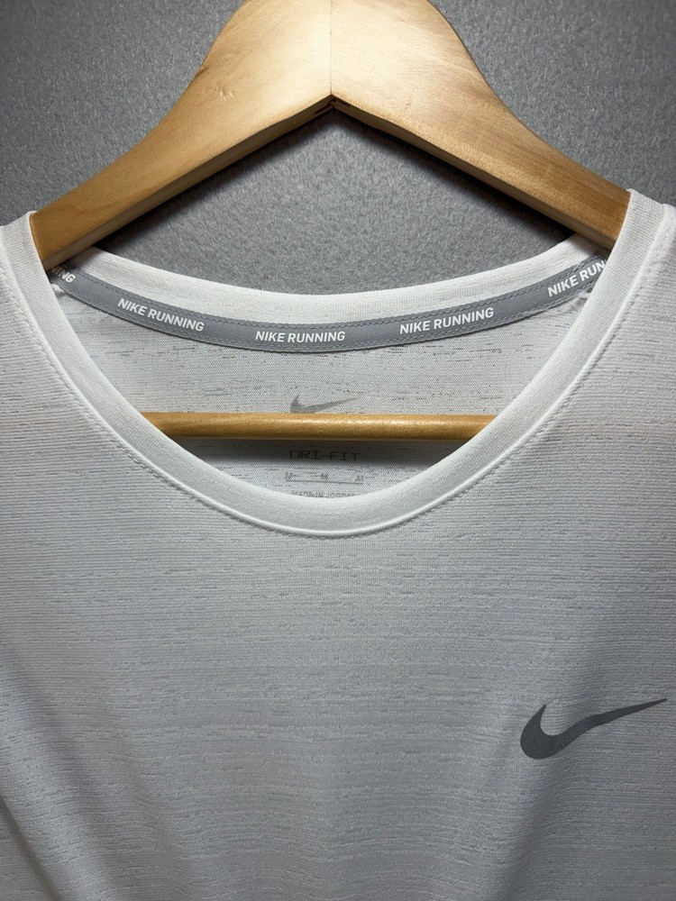Nike Running Miler Dri Fit Short Sleeve Shirt Medium White M