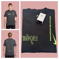 Men’s Nike Sportswear Max90 Swoosh Sport T-Shirt – Gray Volt HQ9262 060