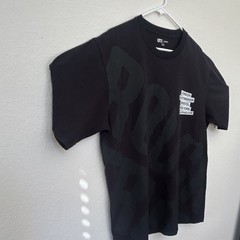Uniqlo UT Black Cities Graphic Print T-Shirt Men’s L Crew Neck Short Sleeve