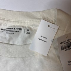Abercrombie & Fitch The Sopranos Family T Shirt Sunday Dinner Table White SZ M