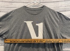 Vuori V1 Logo Shirt Mens Sz L Gray Short Sleeve Crew Neck Tee V925