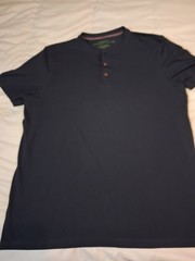 “Coulors Alexander Julian” Organic Collection Button Neck Mens Tshirt Size Small