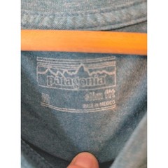 PATAGONIA Men’s Teal Pocket T Ocean Mountains Small (Slim Fit) $45 Retail Blue