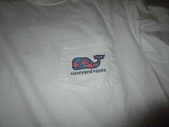 VINEYARD VINES WHALE COLORFUL WITH CRABS SEASHELLS T-SHIRT POCKET SIZE MED