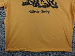 Levi’s Strauss Authentic Clothing Mountain Print Mens T-Shirt Yellow, Size Small