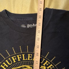 Wizarding World Harry Potter Hufflepuff Black T-shirt Medium Hogwarts School