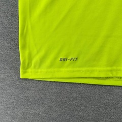 Nike Dri-Fit T-Shirt Mens Medium Neon Volt Short Sleeve Performance Athletic Tee