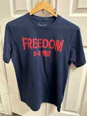Under Armour Men’s Freedom Graphic T-Shirt Navy Blue Red Logo Loose Fit Size M