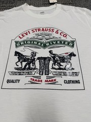 Levi’s Strauss & Co Graphic T Shirt Men’s Medium original riveted