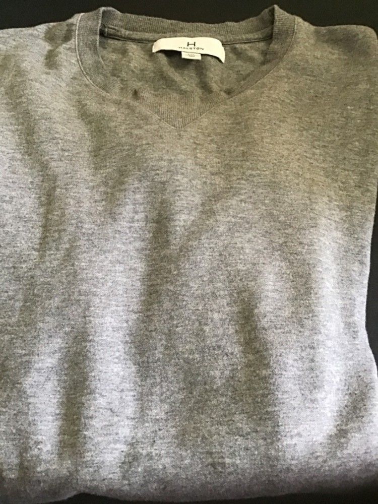 H Halston Long Sleeve Crew Neck V Panel Heather Lt. Grey- Men’s Large- EUC