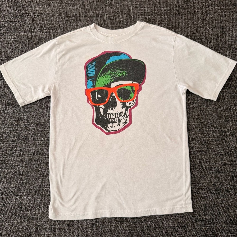 Faded Glory Boys White Graphic T-Shirt Skull with Sunglasses and Hat with Skull