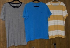 LOT OF 3 AMERICAN EAGLE MENS T-SHIRTS, 1 V-NECK & 2 CREW NECK SHIRTS SZ LARGE