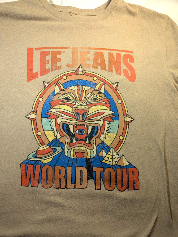 LEE JEANS WORLD TOUR Short Sleeve T-Shirt Vintage Design 100% Cotton Size S used