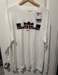 Nike The Nike Tee Men’s Long Sleeve Graphic Crew Neck T-Shirt L White HJ3337-100