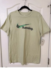 Nike Men’s Light Green Graphic Print Logo Crew Neck T-Shirt Size M *NEW w/Tags*