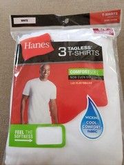 NEW MENS HANES 3 TAGLESS T SHIRT SIZE SM. WHITE LAY FLAT COLLAR.