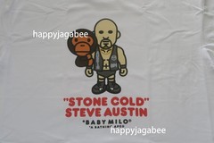 A BATHNIG APE Men’s BAPE WWE STONE COLD STEVE AUSTIN BABY MILO RELAXED FIT TEE