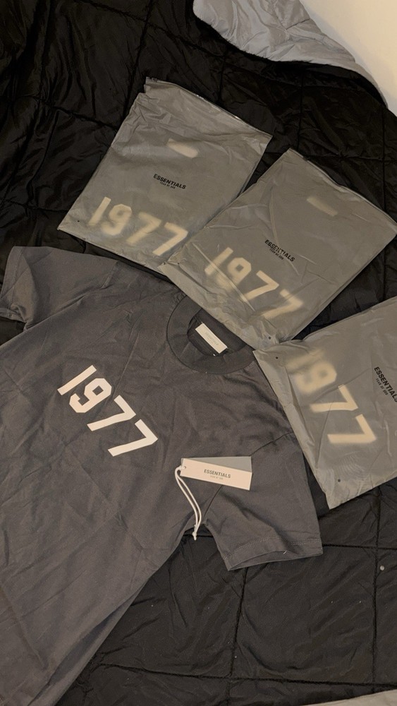 ESSENTIALS Fear of God 1977