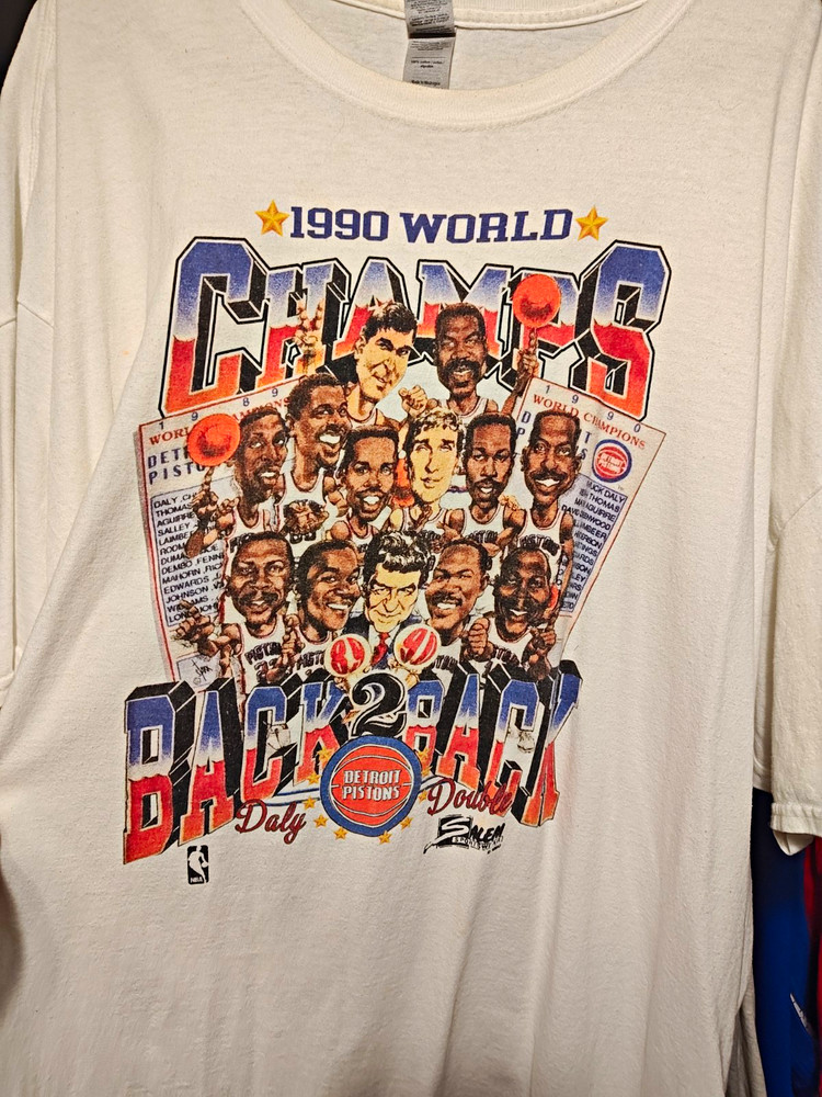 Gildan Ultra Cotton Men’s 1990 NBA Pistons Graphic T-Shirt Crew Neck 4XL