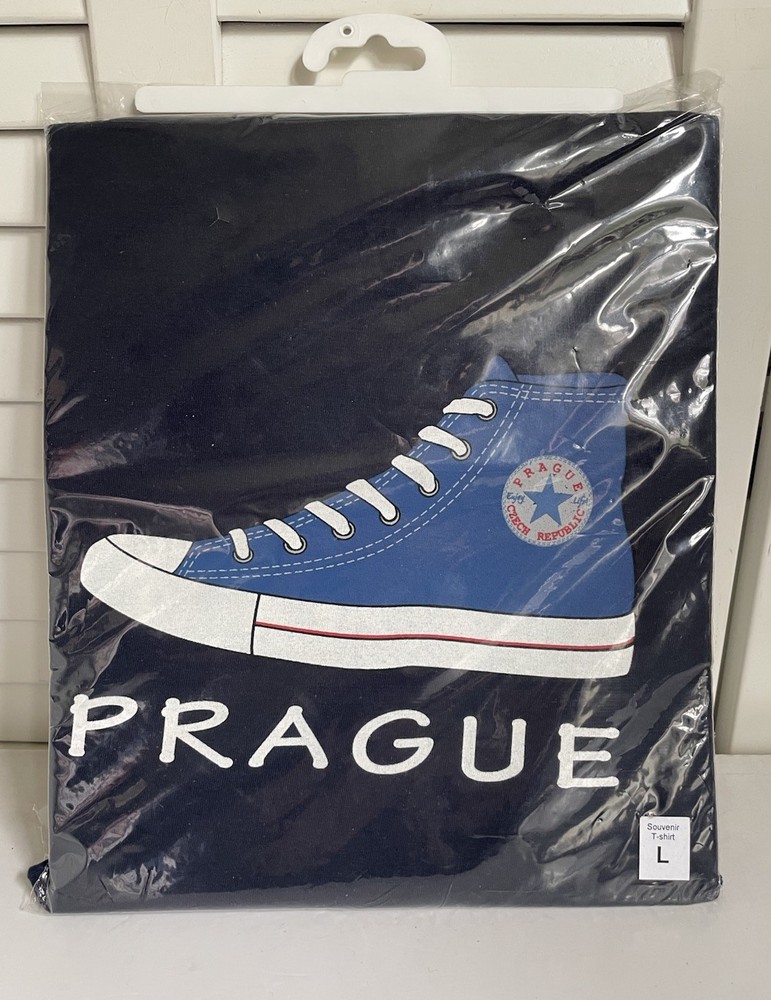 Fruit of the Loom Prague Czech Republic Graphic Classic T-Shirt Navy Blue NIP