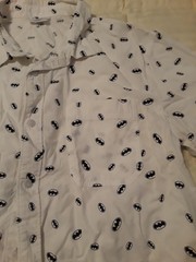 Batman Logo Button Down Shirt Size Large Pit to Pit 21 Inches