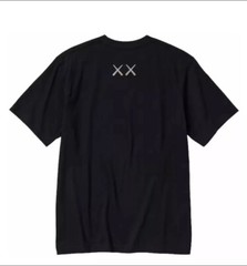 KAWS x Uniqlo T-shirt (Asia Sizing) Black Size S (US Size XS)