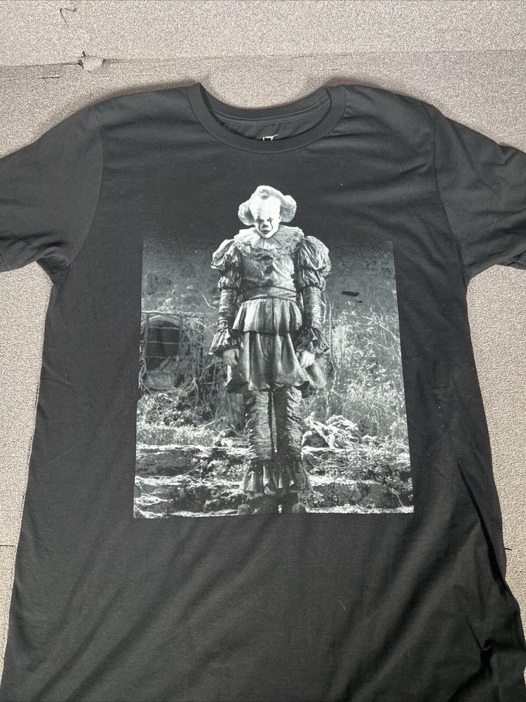 Mens Hot Topic X IT Chapter 2 Pennywise Double Sided T-Shirt Size Med NWOT