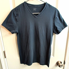 J.CREW Men’s Solid Slim-Washed V-Neck Short Sleeve T-Shirt – Navy Slim Small