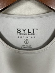 Bylt Drop Cut Lux Long Sleeve Shirt Men’s XL Grey Solid Stretch Gym Performance
