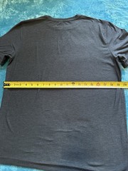 Vuori Dark Gray Knit Logo Crew Neck Men’s M Short Sleeve Solid T-Shirt V126