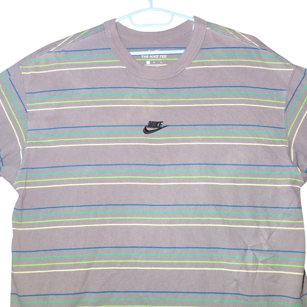 The Nike Tee Striped Men’s T-Shirt Size M Medium Embroidery Center Swoosh Logo